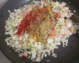 A picture of step 2 of Veg noodles paratha.
