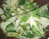 Foto langkah ke 3 dari resep Tumis Daun Ubi Ketela Cumi Asin.