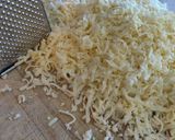 A picture of step 8 of Cold Topping "Pittsburgh-Style" Tray Pizza.
