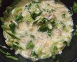 Foto langkah ke 4 dari resep Telur Dadar Isi Sayur.