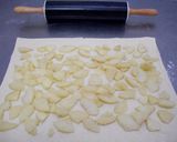 Foto del paso 2 de la receta: Espirales de hojaldre y manzana