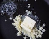 A picture of step 2 of Creamy mushroom chicken breast.
