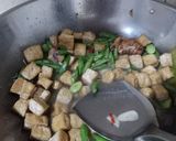 Foto langkah ke 4 dari resep Sayur Tahu Putih Buncis.