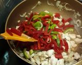 รูปขั้นตอนการทำที่ 4 ของ ไก่ผัดพริกหวาน