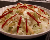 Foto del paso 11 de la receta: Ensalada de col con aderezo de lima, leche de coco y cacahuetes