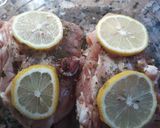 Foto del paso 2 de la receta: Muslitos de pollo al limón y provenzal