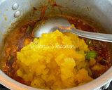 A picture of step 5 of Rutabaga (swede) mashed curry:.