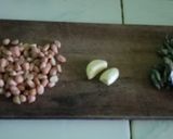 Foto langkah ke 1 dari resep Peyek ikan asin dan kacang tanah.