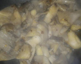 Foto del paso 2 de la receta: Revuelto de setas y ajo. Sencillo y sabroso