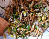 Foto langkah ke 4 dari resep 4. Oseng Teri Cabe Hijau.
