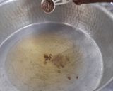 A picture of step 2 of Lauki ki sabzi.