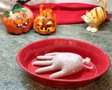 Foto del paso 5 de la receta: La mano de zombie