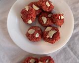 Foto del paso 5 de la receta: Cookies red velvet con harina de almendras y avena 🍪