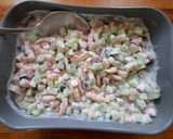Foto del paso 2 de la receta: Ensalada de camarón con apio, pepino y rábano