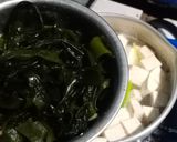 Foto langkah ke 6 dari resep # 54 : Tofu Seaweed Miso Soup.