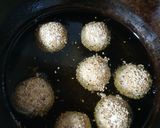 Foto langkah ke 5 dari resep Onde-onde isi Coklat.