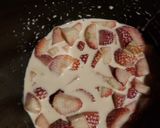 Foto del paso 4 de la receta: Bavaroise de chocolate, crema y frutilla low carb
