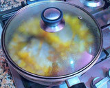 Foto del paso 12 de la receta: Dorada y gambas con cebollas confitadas a la Canela y pasas