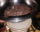 Foto del paso 4 de la receta: Bombones de chocolate con relleno de fresa 🍓 🍫