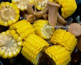 Foto langkah ke 3 dari resep Rebusan Jagung Saus Tiram.