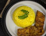 صورة لخطوة 4 من وصفة طبق الأرز بالكركم مع السمك المقرمش