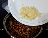 A picture of step 4 of Chilli Garlic Sauce.