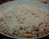 Foto del paso 8 de la receta: Pasta en salsa de queso mozzarella con camarones