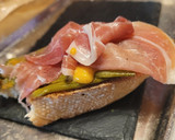 Foto del paso 10 de la receta: Tostadas con espárragos de bote y jamón serrano