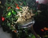Foto langkah ke 4 dari resep Tumis Daun Singkong Ikan Teri.