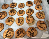 Foto del paso 8 de la receta: Galletitas de plátano 🍌 y cacahuete 🥜 con chispas de chocolate 🍫