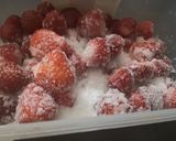 A picture of step 2 of Strawberry Jam.