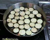 Hình bước làm 2 của món Cà tím xào thịt băm 돼지고기가지볶음