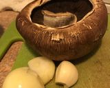 Foto langkah ke 4 dari resep Steak with Creamy Mushroom Sauce.