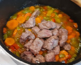 Foto del paso 5 de la receta: Ternera con pimientos al vino blanco