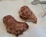 Foto del paso 2 de la receta Medallones de ternera en salsa de vino tinto y champiñones