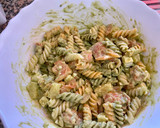 Foto del paso 5 de la receta: Ensalada de pasta y salmón en salsa de aguacate