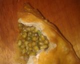 A picture of step 6 of Green grams samosa.