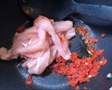 รูปขั้นตอนการทำที่ 1 ของ อกไก่ผัดพริกแกง