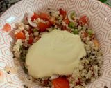 Foto del paso 2 de la receta: Ensalada de quinoa con picadillo de tomate y langostinos