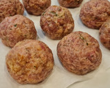 Foto del paso 5 de la receta: Albóndigas de ternera en salsa de zanahorias y avellanas