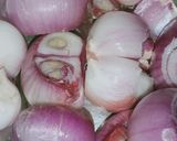 A picture of step 1 of Masala Onion.