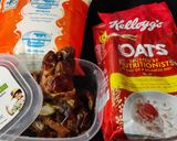 A picture of step 1 of Healthy Oats Dates Smoothie.