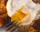 Foto del paso 8 de la receta: Pizza rápida de atún, chorizo y huevo