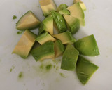 Foto del paso 1 de la receta: Tosta de aguacate y huevo