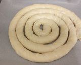 Foto del paso 4 de la receta Caracol de hojaldre con quesos y frutos secos