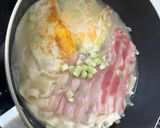 A picture of step 4 of Egg Clear Soup Noodles.