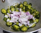 કારેલા ડુંગળી ની ભુરજી (Karela Dungli Bhurji Recipe In Gujarati) રેસીપી સ્ટેપ3ફોટો