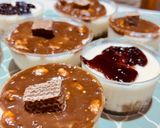 صورة لخطوة 3 من وصفة تشيز كيك سنكرز