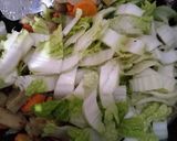 Foto langkah ke 5 dari resep Capcai Sayur Sosis Bakso.