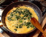 Foto del paso 4 de la receta: Huevos revueltos con espinaca